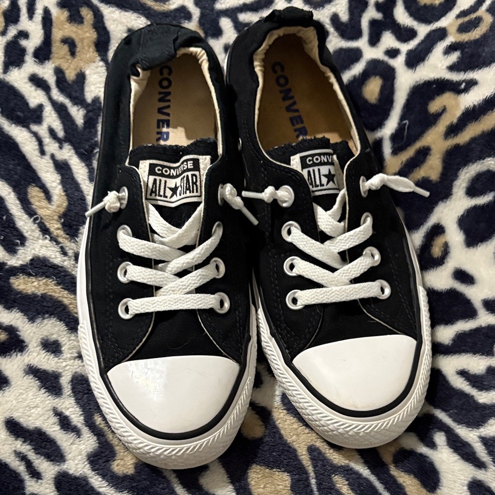 Converse Shoreline size 8 Black and White Sneakers